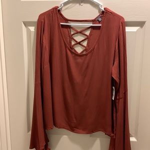 Charlotte Russe women long bell sleeve crisscross opening in back size xl new